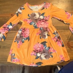 ✨EUC Honeydew girls top Size M